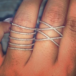 Set of dainty silver rings